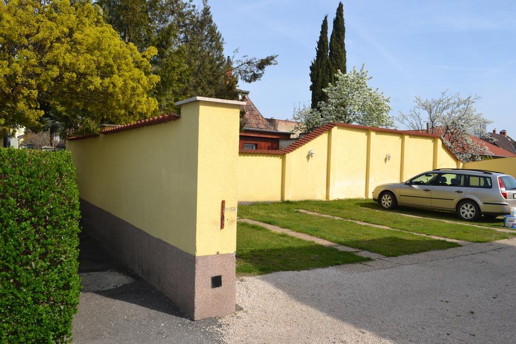 Kiskut Liget Pension Győr Buitenkant foto
