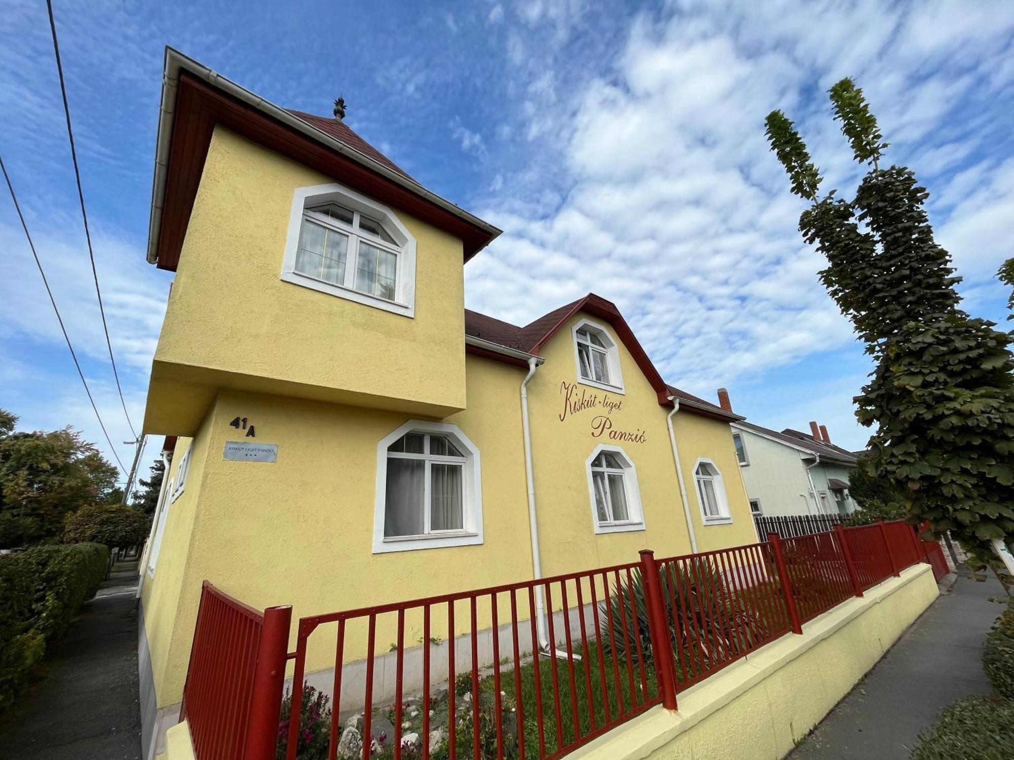 Kiskut Liget Pension Győr Buitenkant foto