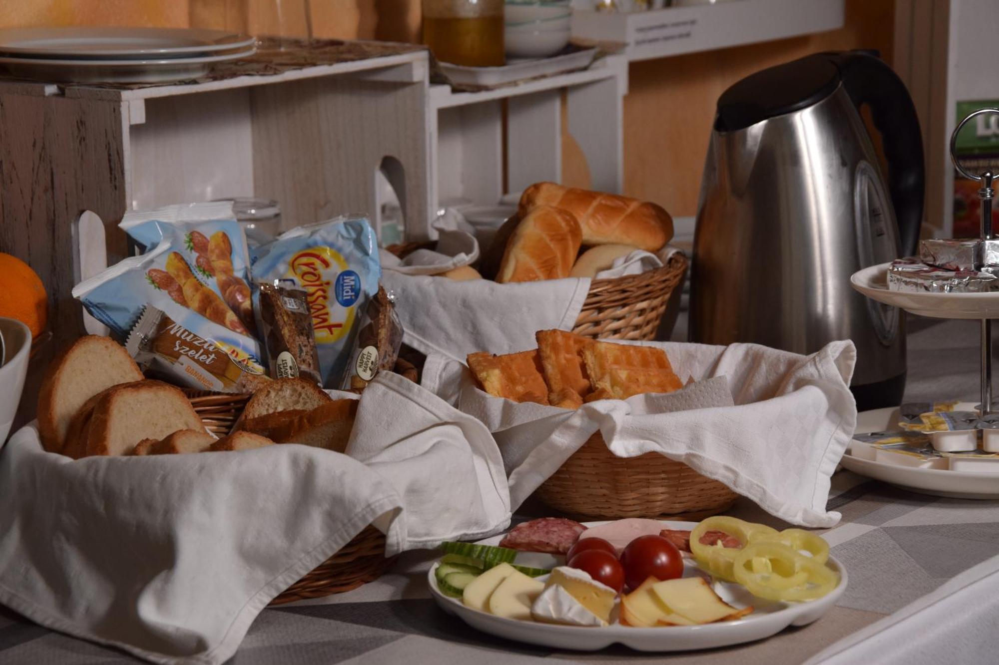 Kiskut Liget Pension Győr Buitenkant foto