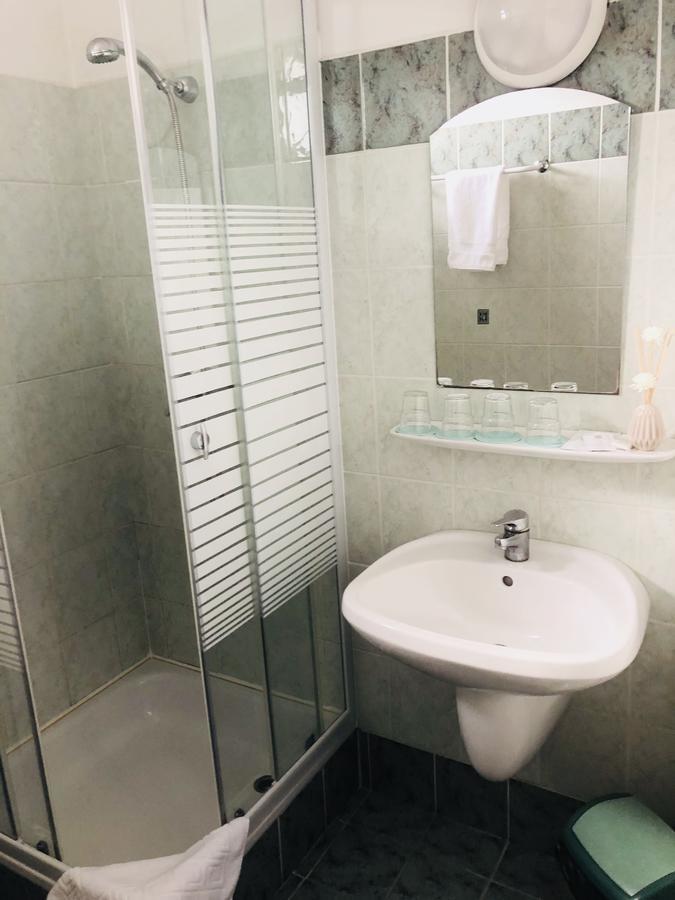 Kiskut Liget Pension Győr Buitenkant foto