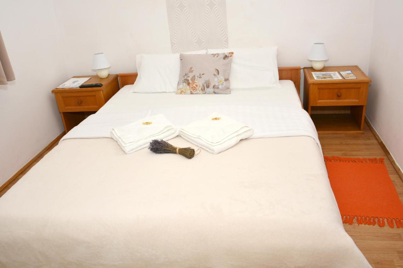 Kiskut Liget Pension Győr Buitenkant foto